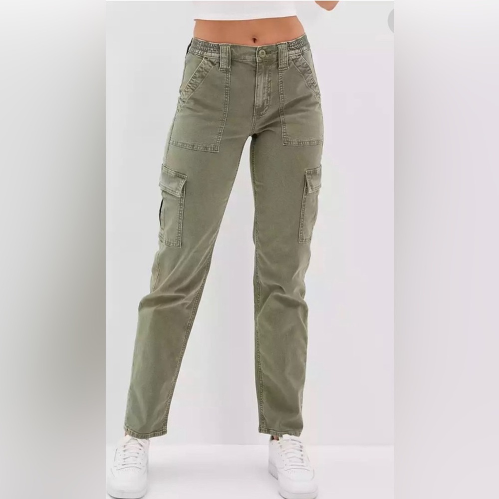 American Eagle women’s cargo straight pant